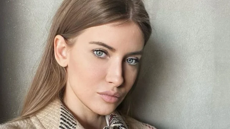 Iulia Albu, apariție extravagantă la „Splash! Vedete la apă”. Și-a pregătit ținuta cu mare atenție