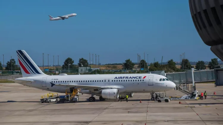 Doi piloți Air France s-au bătut în cabină. Un însoțitor de zbor a stat apoi lângă ei până la aterizare