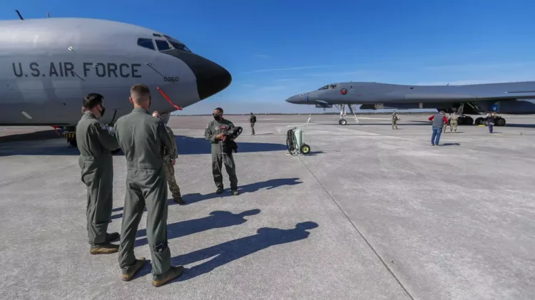 SUA grăbesc modernizarea arsenalului nuclear din Europa, pe fondul amenințărilor Rusiei. Care este motivul