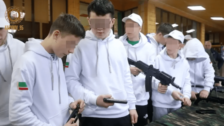 Un elev de 12 ani din Rusia a primit citație la comisariatul militar: „Se întâmplă des, a venit o convocare și pentru un copil de 5 ani”