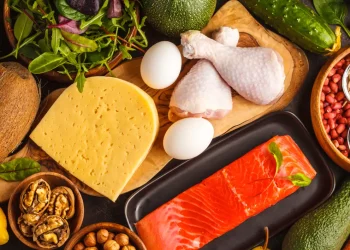 Dietele ketogenice pot dubla riscul de atac de cord și accident vascular cerebral – studiu