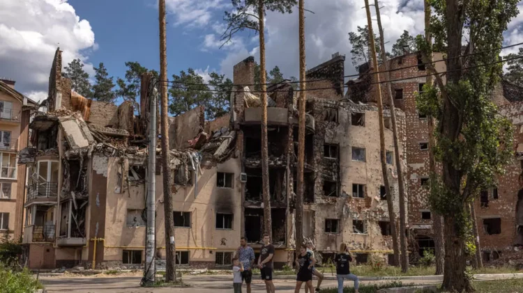 „Poate că nu ești interesat de războiul din Ucraina, dar războiul din Ucraina e interesat de tine”. Cum se poate termina?