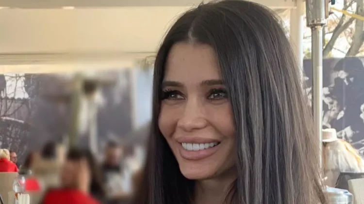 Cu ce se ocupă acum Elena Băsescu, fiica fostului președinte al României. Fosta europarlamentară și-a dedicat ultimii ani creșterii celor trei copii ai săi