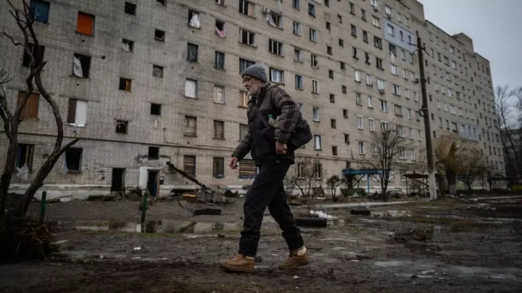 Ucraina a ordonat evacuarea parțială a unui oraș eliberat după 7 luni de ocupație. Oamenii se tem că rușii îl vor recuceri. „Ne vor trata și mai rău”