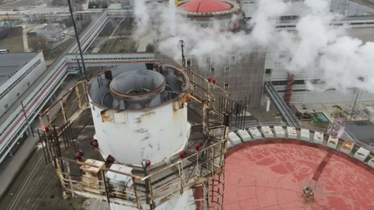 Rușii și ucrainenii se acuză reciproc că au bombardat Energodar înainte de sosirea delegația AIEA