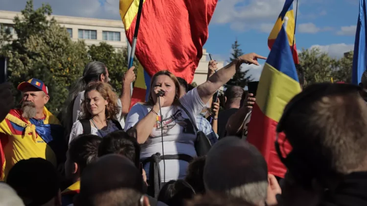 George Simion și Diana Șoșoacă s-au certat pe protestul din Piața Victoriei. Senatoarea a virat de la „Bine ați venit, fraților!”, la „Trădătorule, ți-ai bătut joc de AUR!”