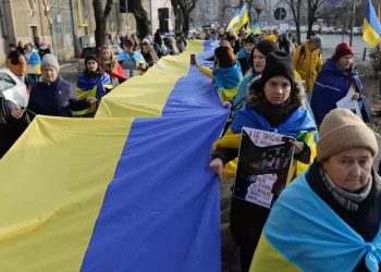 Bani de cazare și masă pentru ucraineni, doar dacă se angajează sau își înscriu copiii la școală. Sumele vor ajunge direct la familii