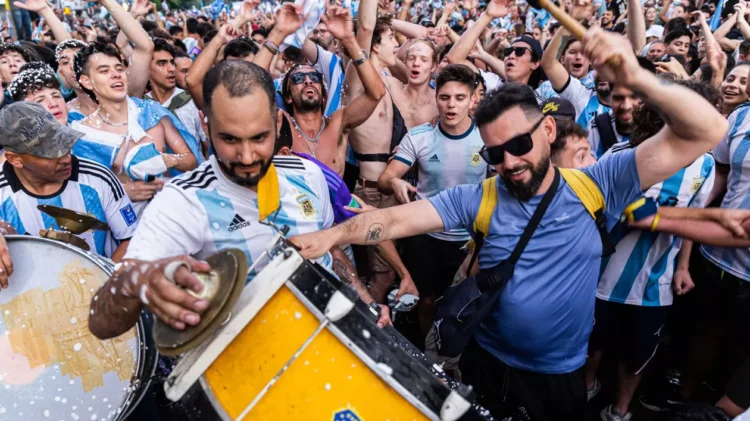 Imagini din Buenos Aires după ce Argentina a câștigat Cupa Mondială din Qatar. Sute de mii de oameni în stradă