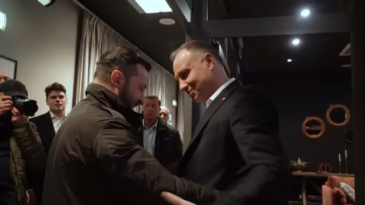 Volodimir Zelenski s-a oprit în Polonia, în drumul spre casă, după vizita în SUA. „M-am întâlnit cu un prieten al Ucrainei, Andrzej Duda”