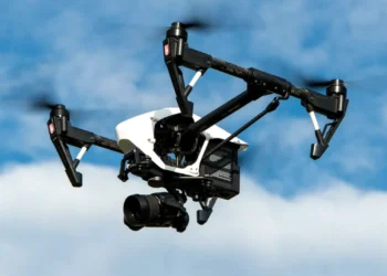 Operațiune de salvare neașteptată în Spania. Un copil a fost salvat de la înec de o dronă