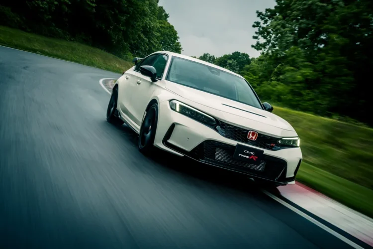 Noua Honda Civic Type-R ar putea primi în curând și o versiune electrificată