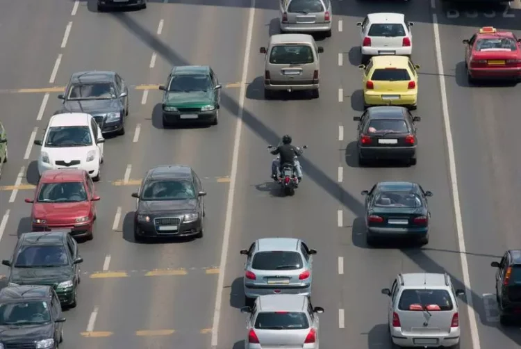 2025: Ești amendat atunci când conduci mașina altei persoane? Ce riști dacă nu ai împuternicire