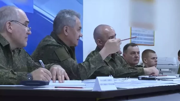 Ministrul rus al apărării, Serghei Șoigu, s-a dus în Ucraina și a ordonat „intensificarea atacurilor în toate direcțiile”