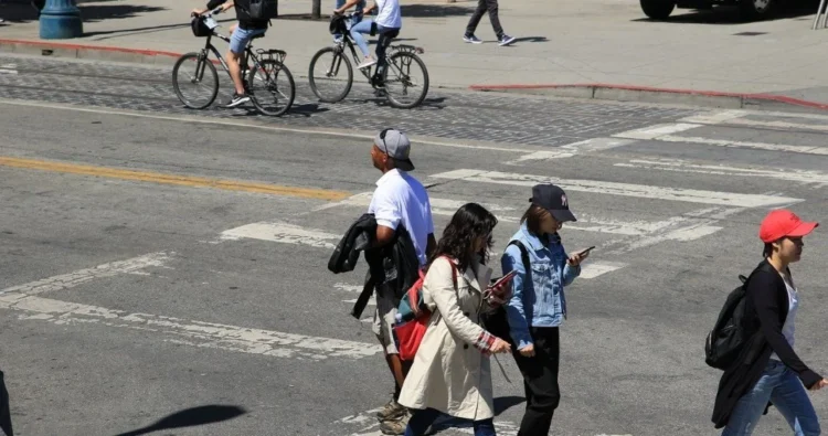 Cum vor autoritățile din București să modifice trecerile de pietoni nesemaforizate