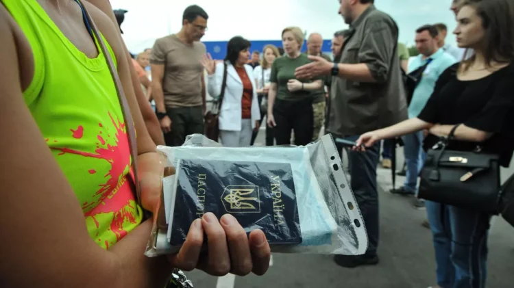 Peste 2,8 milioane de ucraineni „au intrat” în Rusia de la începutul războiului, scrie presa rusă. Kievul vorbește însă despre „deportare forțată” Peste 2,8 milioane de ucraineni „au intrat” în Rusia de la începutul războiului, scrie presa rusă. Kievul vorbește însă despre „deportare forțată”