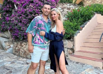 Andreea Bănică, complimentată de fani după o apariție în costum de baie. Artista s-a filmat într-o ipostază senzuală. „Superbă”