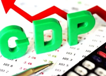 Economia a crescut surprinzător în primul semestru cu 5,8%