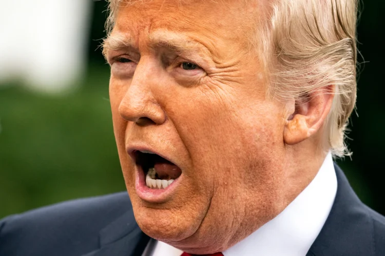 Furtună politică în Statele Unite după percheziţia casei lui Trump