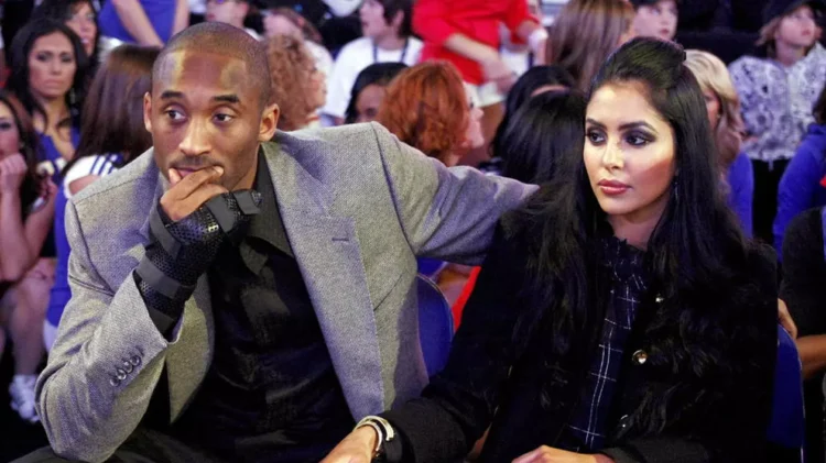 Soția lui Kobe Bryant va primi despăgubiri de 16 milioane de dolari pentru pozele cu accidentul de elicopter în care au murit soțul și fiica sa