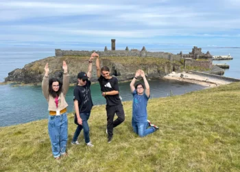 Doi dintre elevii olimpici medaliați la Lingvistică au excelat și alte concursuri internaționale: aur la fizică și argint la geografie