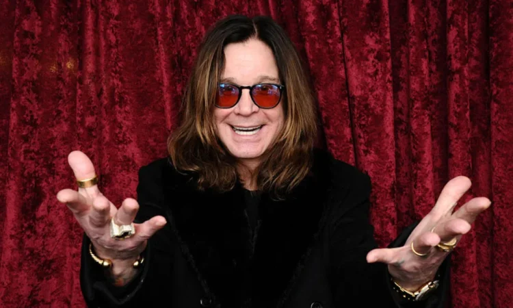 Ozzy Osbourne a revenit pe scenă, după operația „decisivă pentru restul vieții”