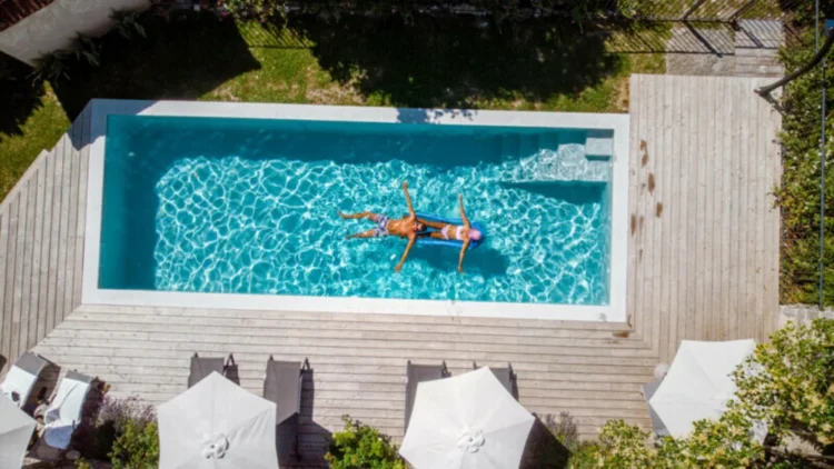 Fiscul din Franța folosește AI împotriva evaziunii fiscale. Vânătorii de piscine