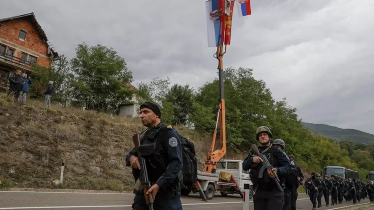 Poliția din Kosovo anunță că o patrulă a fost atacată în nord, la granița cu Serbia. „Au fost cel puţin zece împuşcături”