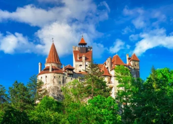 TOP 10 castele din România pe care merită să le vizitezi