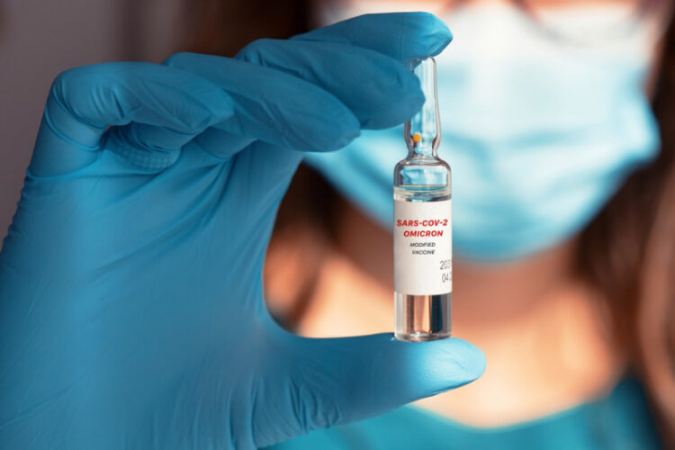 BioNTech şi Pfizer au depus la EMA cererea de autorizare a unui nou vaccin adaptat la ultimele variante Omicron