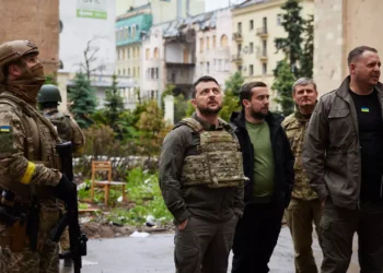 Zelenski spune că Rusia a efectuat 4.500 de lovituri cu rachete şi peste 8.000 de raiduri aeriene. „Ne continuăm lupta”