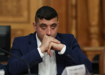 De ce fug oamenii din partidul lui Simion: Tentative de răpire sau de omor, înregistrări ascunse. AUR: Complici, tăinuitori și delatori