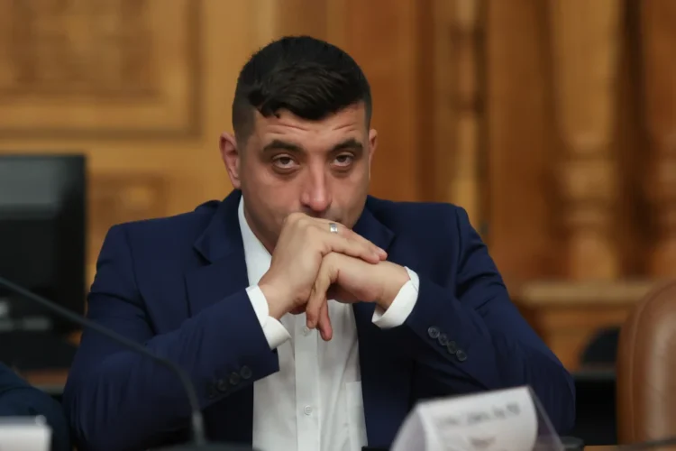 De ce fug oamenii din partidul lui Simion: Tentative de răpire sau de omor, înregistrări ascunse. AUR: Complici, tăinuitori și delatori