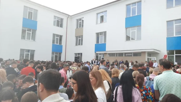 Modificările aduse de noul an școlar. Tezele nu mai sunt obligatorii, notele vor fi mai puține, se introduce „Școala verde”