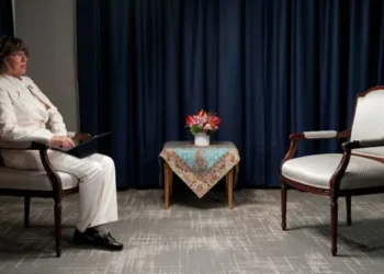 Jurnalista Christiane Amanpour spune că un interviu cu președintele Iranului a fost anulat, pentru că ea a refuzat să poarte vălul