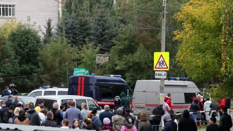 Atac armat la o școală din Rusia. Un atacator înarmat a împușcat și ucis 9 oameni și a rănit alți 20