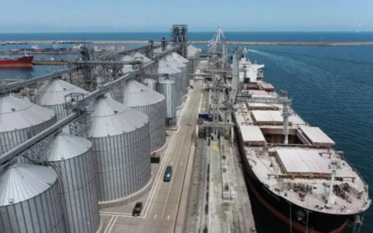 Peste 4 milioane tone de alimente au plecat din porturile ucrainene după semnarea acordului internaţional