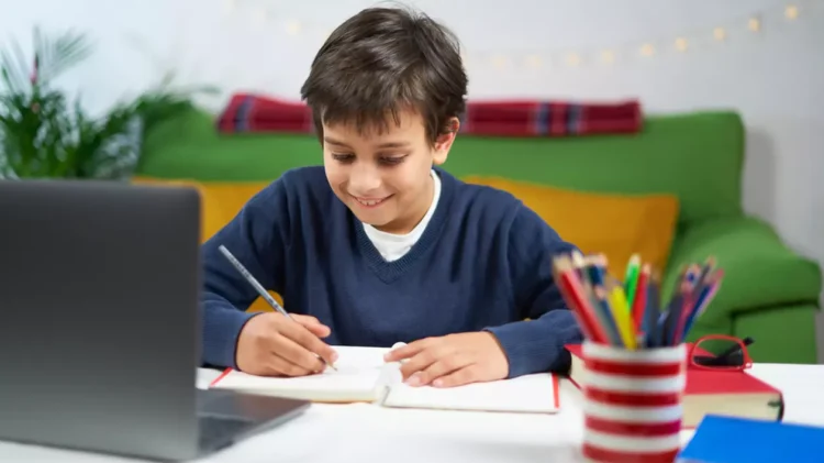 Confortabil sau comfortabil? Cum se scrie corect?