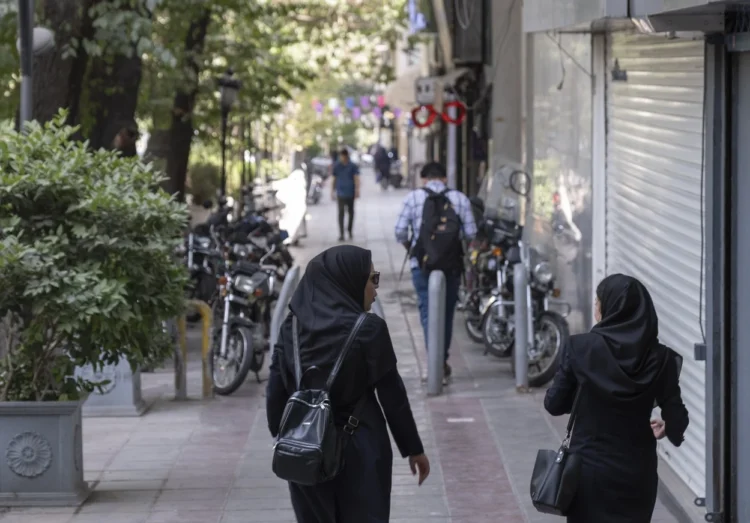 Iran: Două femei au fost condamnate la moarte pentru „corupere pământească”