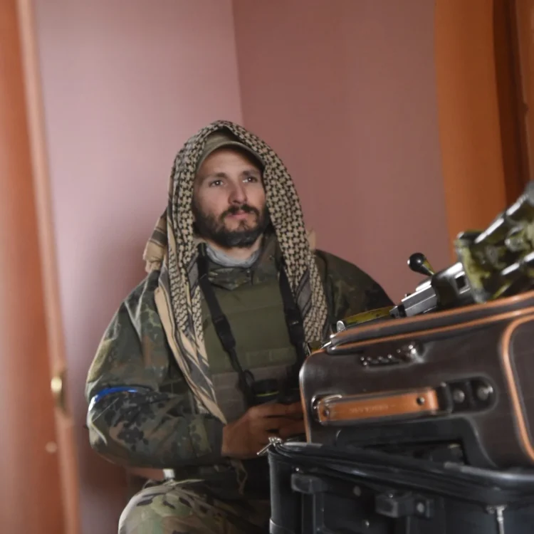 Cel mai bun lunetist din lume luptă în Ucraina. A ajuns cunoscut după ce a împușcat mortal un terorist de la o distanță de 3,5 km