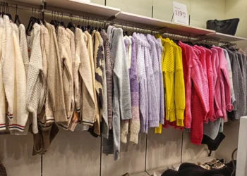 Inflația și teama de o nouă criză fac ca vânzările din comerț să frâneze vizibil