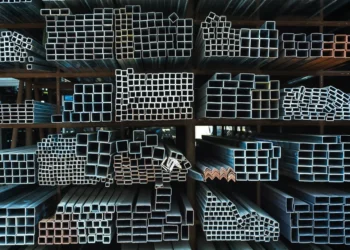 Industria riscă să pună lacătul pe ușă din cauza scumpirilor în energie. Deja producătorii de oțel din Europa au redus producția