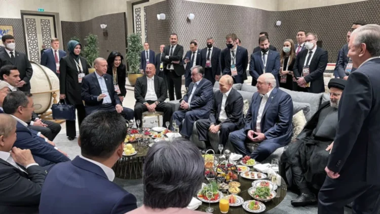 Cum a fost umilit Putin de Erdogan și ceilalți lideri autoritari la summitul din Uzbekistan