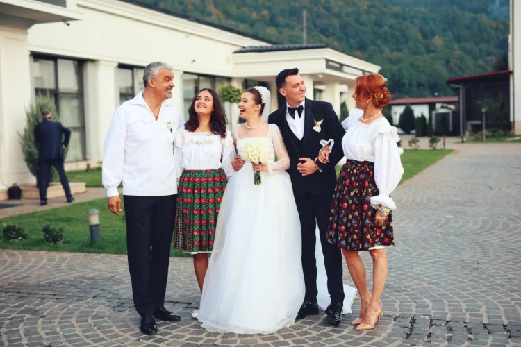 Monica Davidescu și Aurelian Temișan, nași de profesie! Au 9 perechi de fini