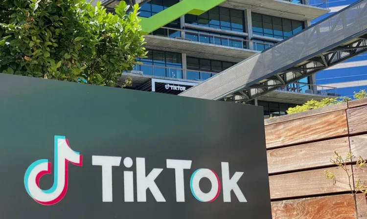 Cum vrea TikTok să convingă oficialii europeni că nu este o aplicație de spionaj a Beijing-ului