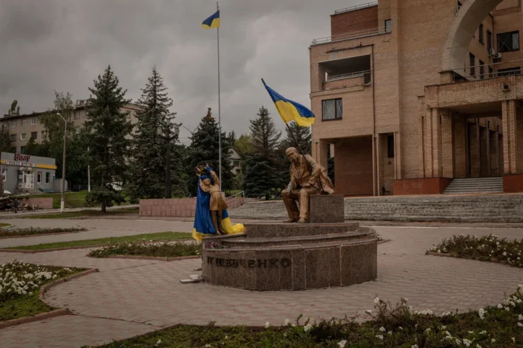 Ucraina declară că a preluat controlul asupra a peste 300 de localităţi în regiunea Harkov