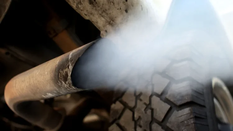 Decizie istorică la Bruxelles. Vânzarea mașinilor diesel și pe benzină va fi interzisă în UE din 2035 Decizie istorică la Bruxelles. Vânzarea mașinilor diesel și pe benzină va fi interzisă în UE din 2035