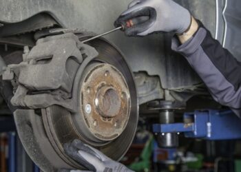 Patru oameni reținuți pentru falsificarea ITP-urilor. Cum era înşelat sistemul