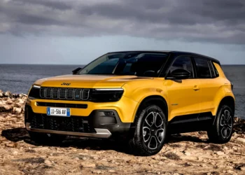 Jeep intră în lupta SUV-urilor 100% electrice cu noul Avenger