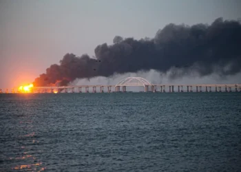 Rusia trimite scafandri să evalueze daunele la podul peste strâmtoarea Kerci