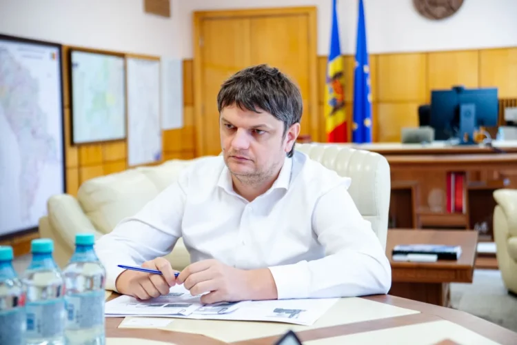 Vicepremier moldovean, la RFI: Așteptăm un răspuns din partea României privind livrarea gazelor naturale. Nu avem o altă alternativă Vicepremier moldovean, la RFI: Așteptăm un răspuns din partea României privind livrarea gazelor naturale. Nu avem o altă alternativă